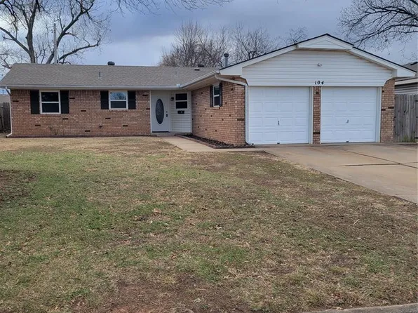 104 Burton Pl, Edmond, OK 73013
