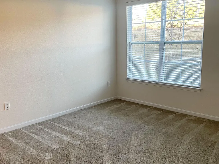 Belmont at Tryon Apartments — Photo 198