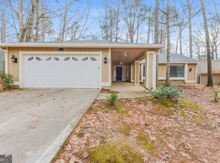 749 Post Road Ln, Stone Mountain, GA 30088