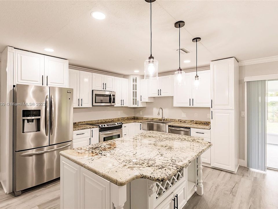 1st image of 1812 Coral Point Dr