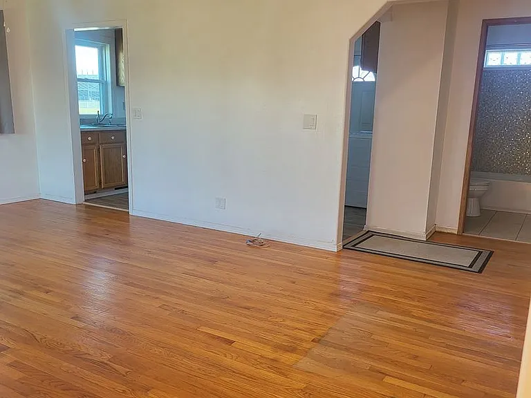 1003 W Cascade Ave — Photo 12