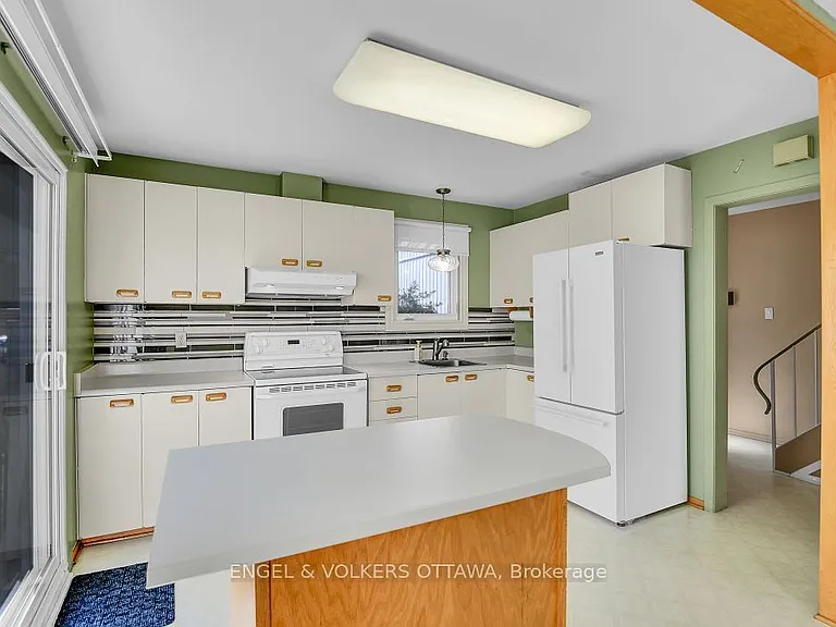 837 Eastvale Dr #110 — Photo 17