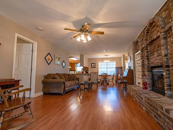 5th image of 3413 Tanglewood Dr