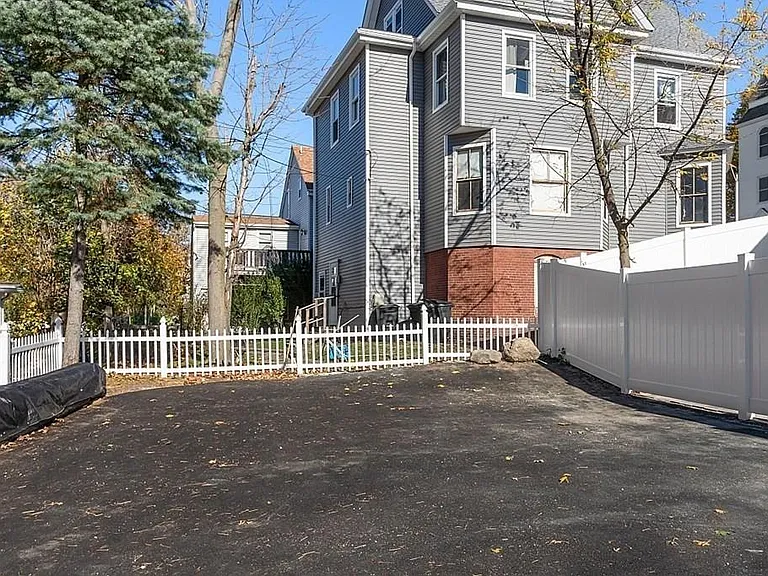 520 Main St — Photo 12