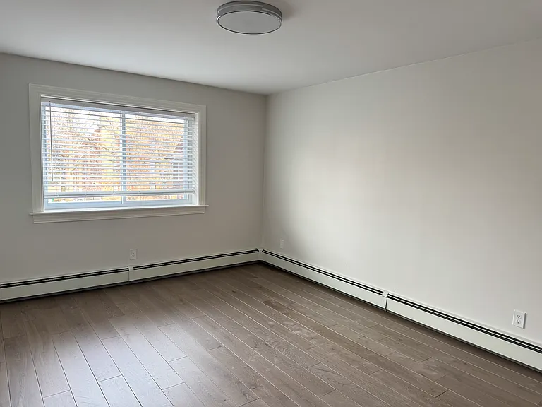 329 Harvard St #24 — Photo 4