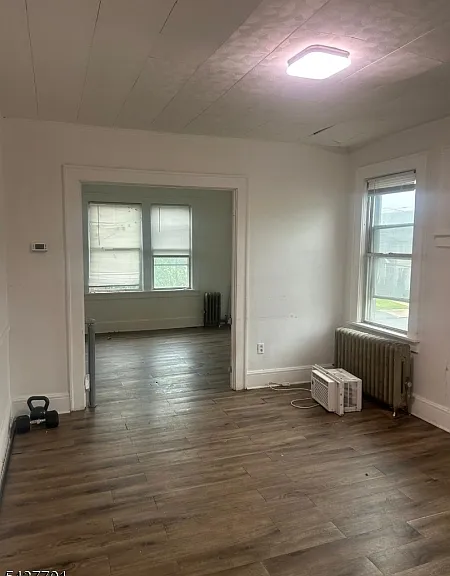 722 Jersey Ave — Photo 4