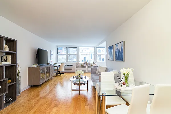 Sold by Winzone Realty Inc | media 1