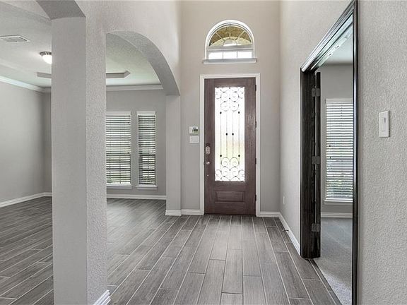 3rd image of 118 Sweet Gum St