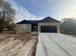 408 N 3rd St, New Florence, MO 63363