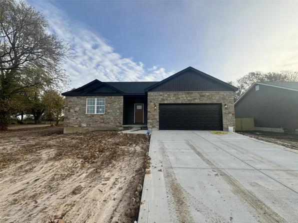 408 N 3rd St, New Florence, MO 63363