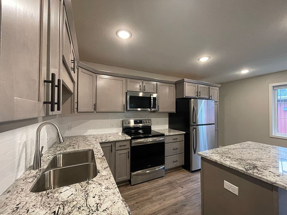 1st image of 3250 Gateway Dr #55-5L