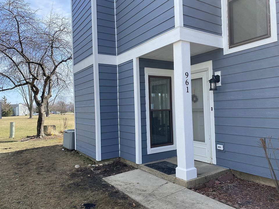 1st image of 961 Brunswick Cir