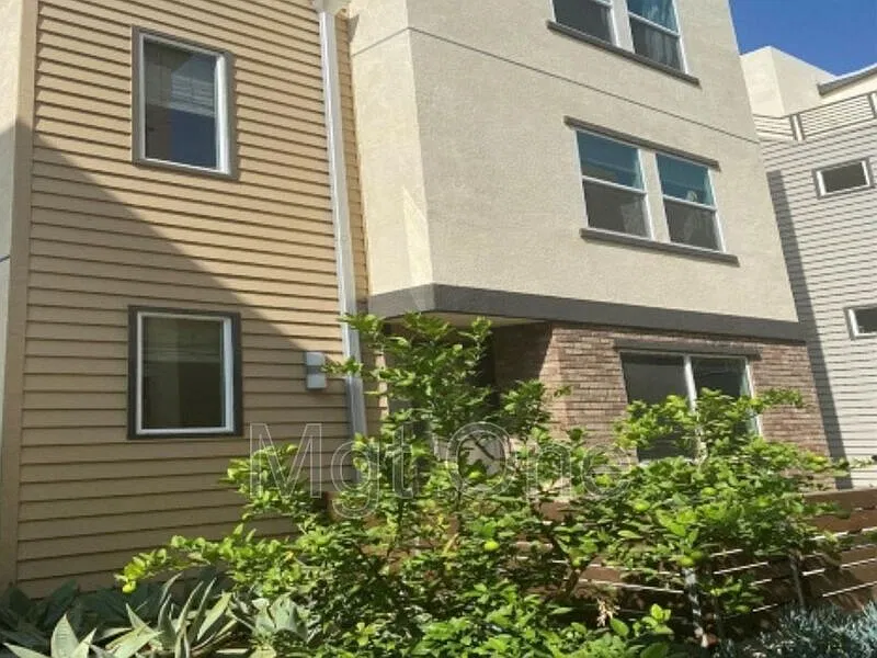 2134 Bella Ct