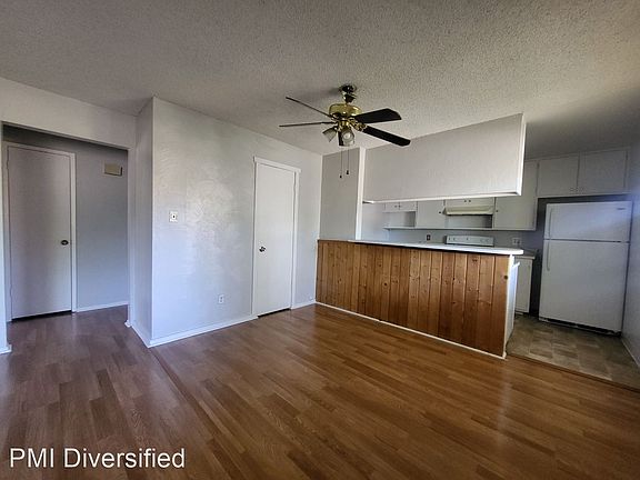 4th image of 681 Oakwood Dr APT 1