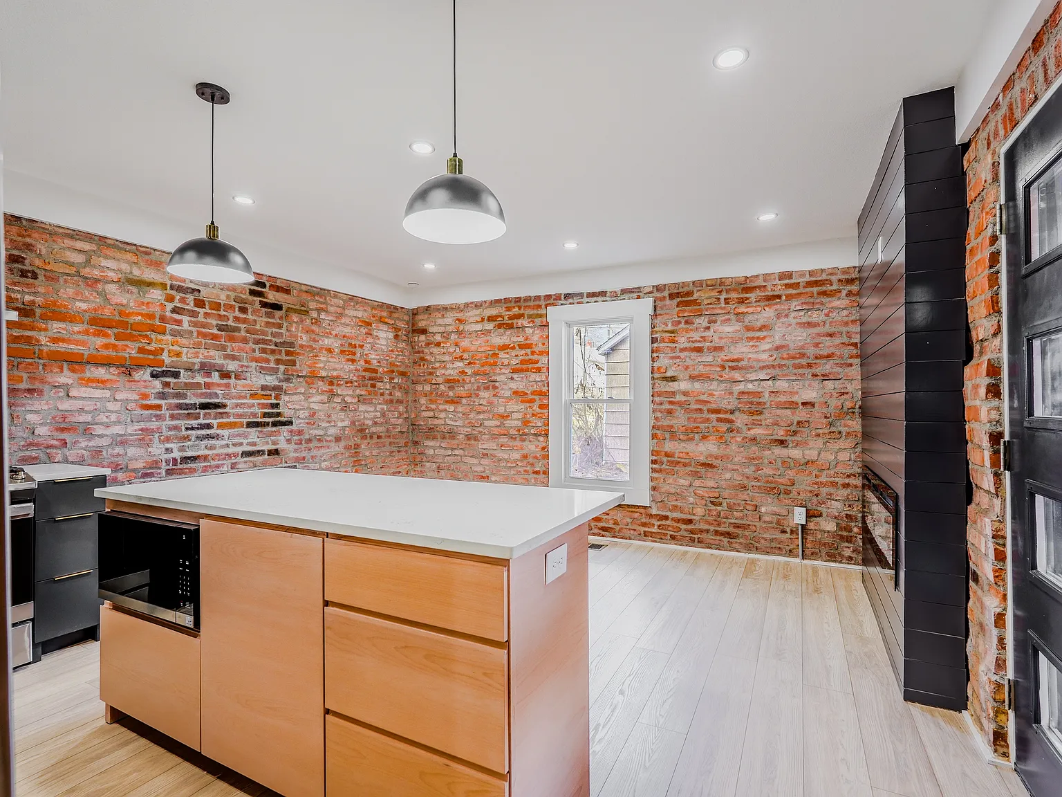 410 Ann Ave — Photo 2