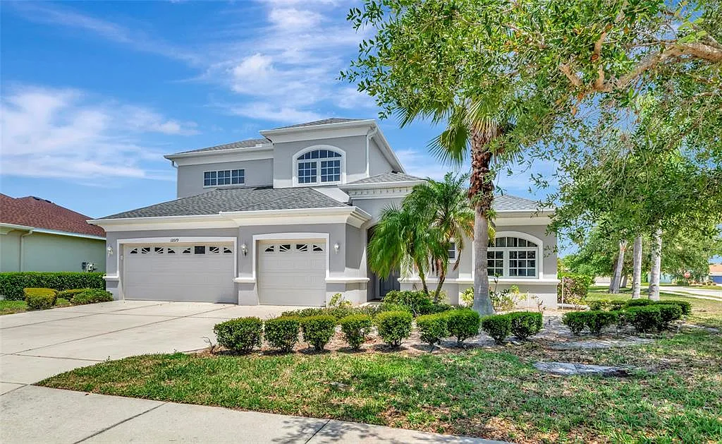 5 bed, 3.0 bath, 2948 sqft, $3,650 — Photo 3