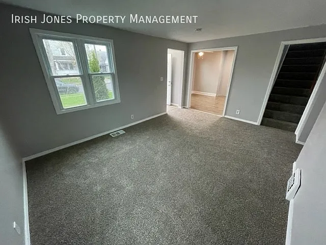 33 Tillotson Pl — Photo 6