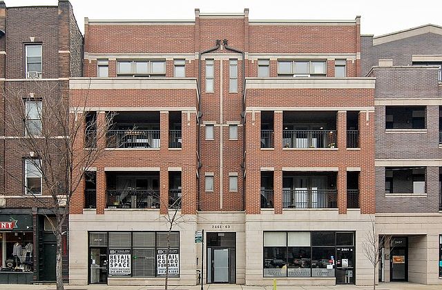 1st image of 2461 N Lincoln Ave