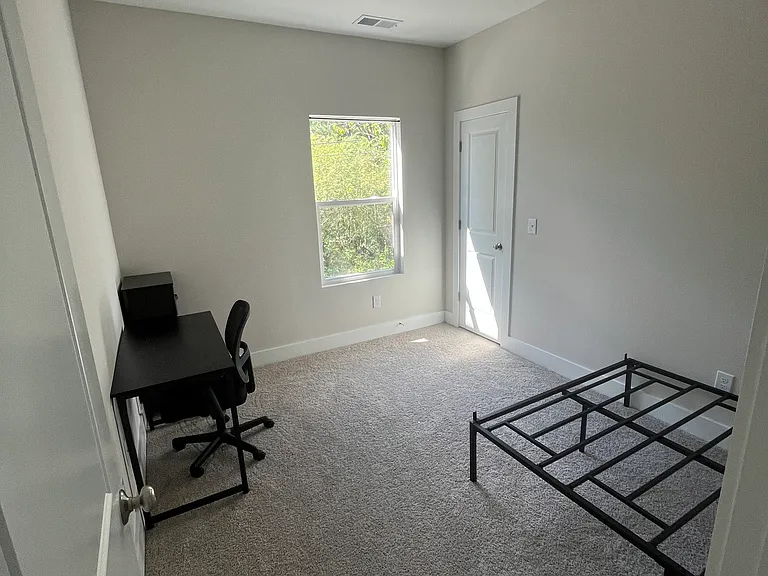 106 N Benjamine St — Photo 34