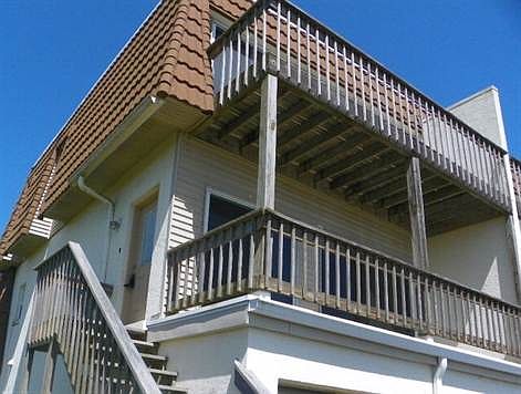 Stairway to unit