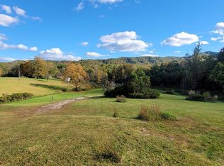 97 Tomlin Rd, Fayetteville, WV 25840