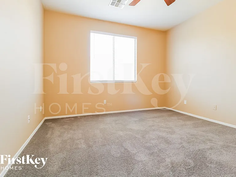 7708 S 68th Dr — Photo 9