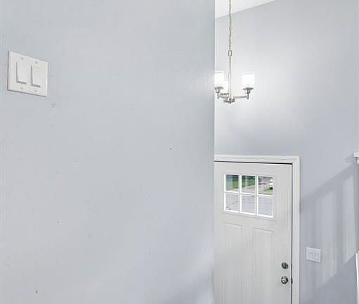2nd image of 3312 Sherwood Dr