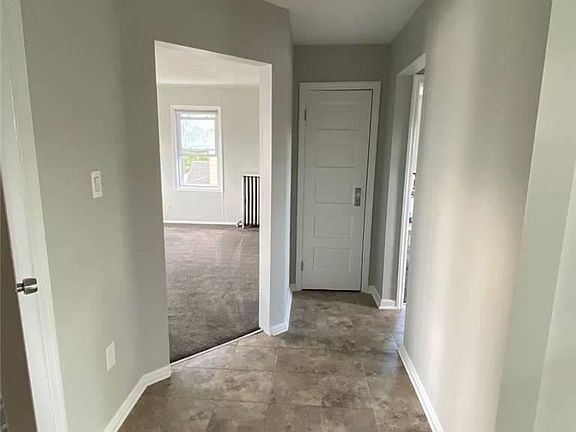 3rd image of 121 Spencer Ave