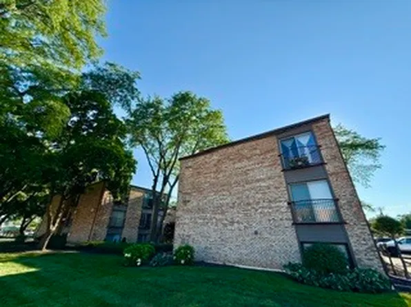 1930 Cherry Ln APT 122, Northbrook, IL 60062