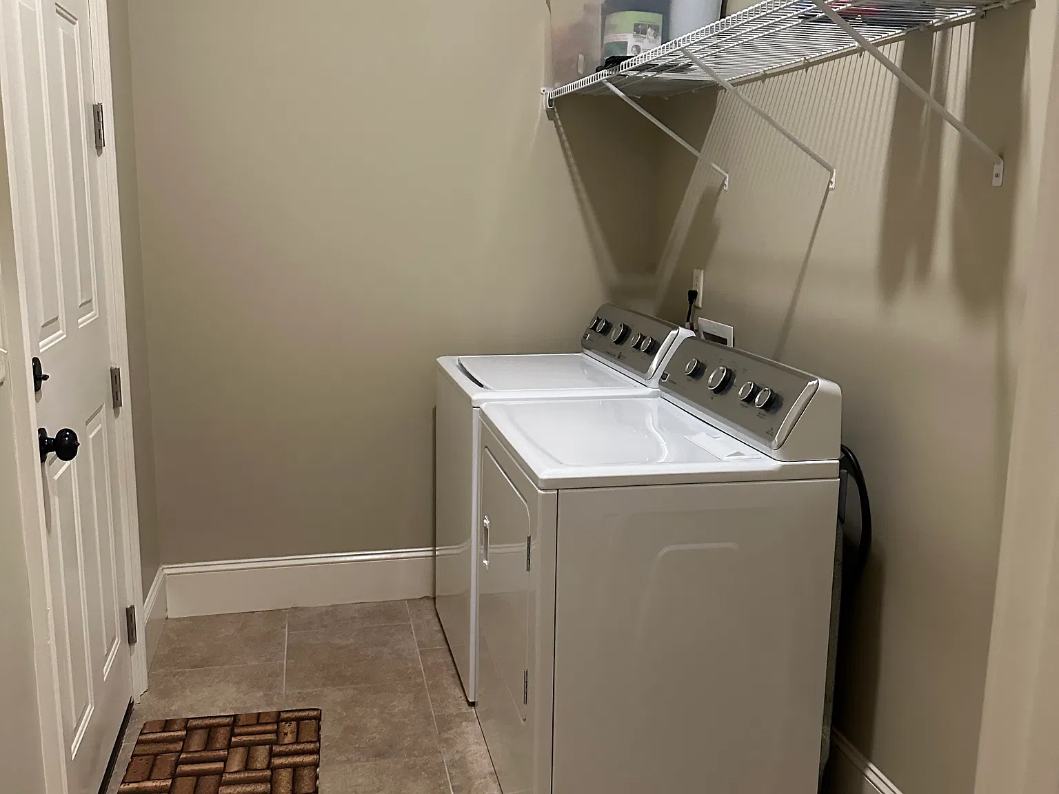 3 bed, 1836 sqft, $4,000 — Photo 3