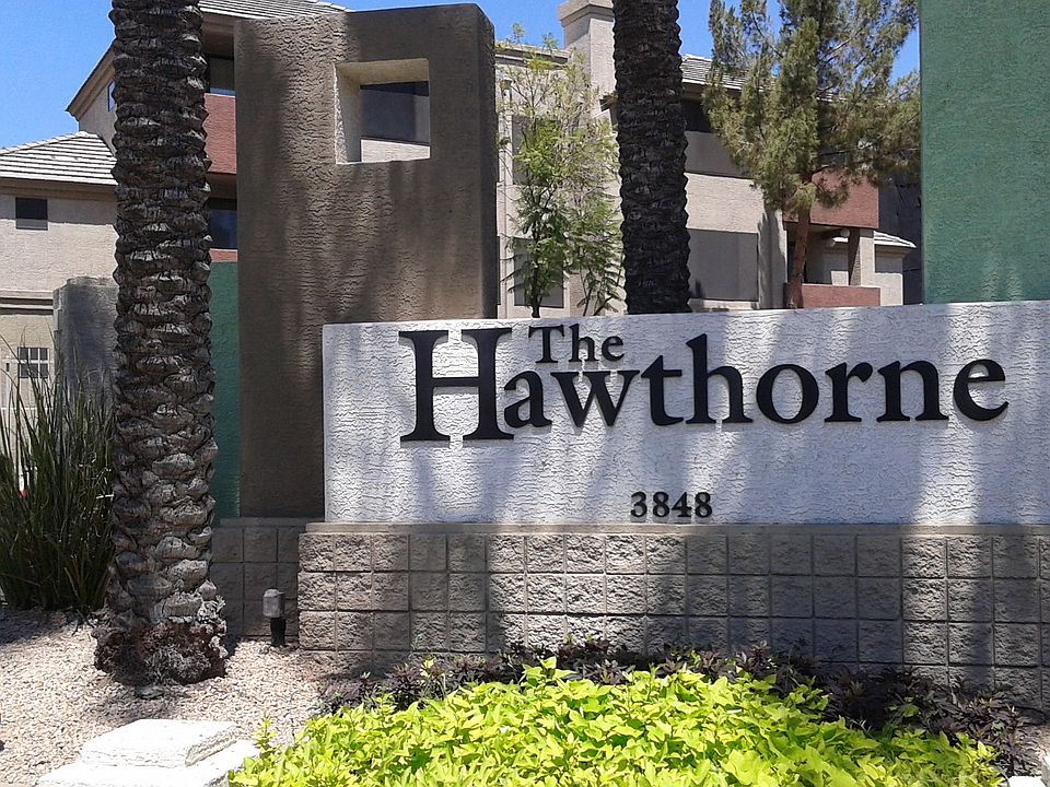Hawthorne entrance