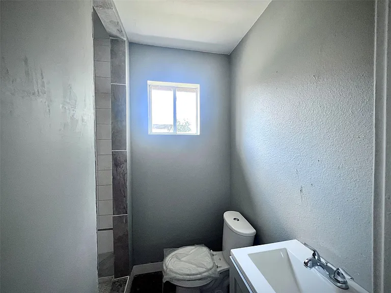 6802 Sayers St #A — Photo 16