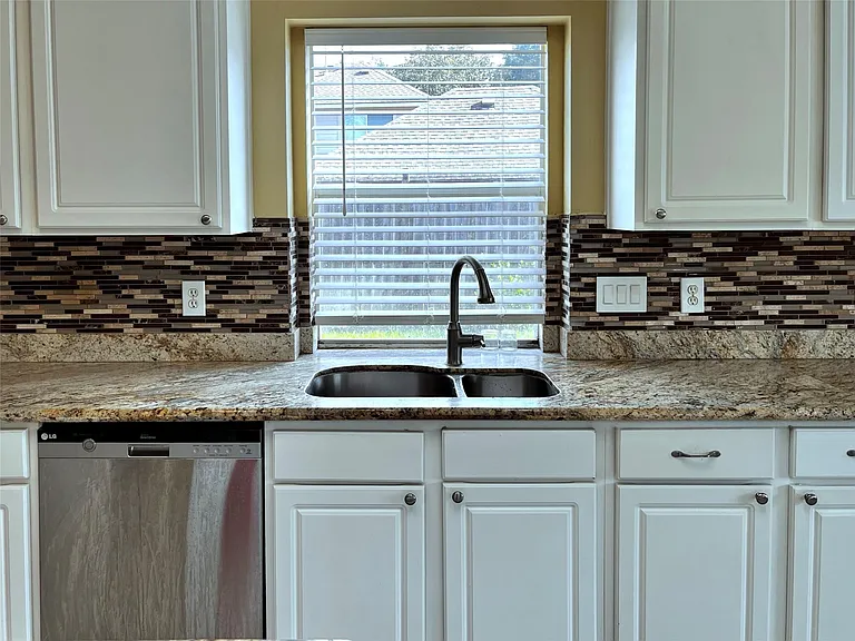 403 Green Stone Ct — Photo 10