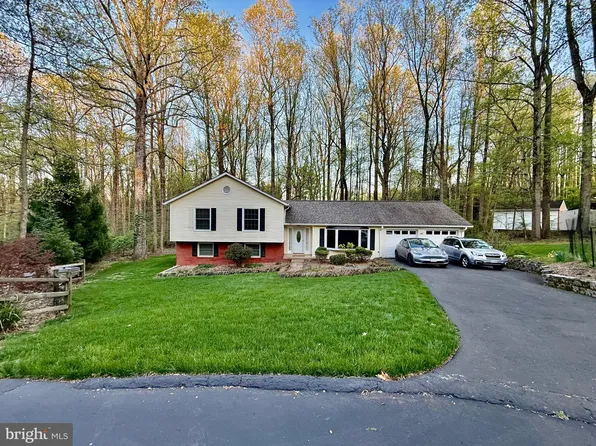 12220 Tall Pines Ct, Fairfax, VA 22030