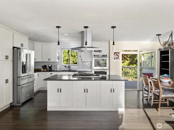 21903 82nd Place W, Edmonds, WA 98026