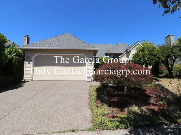 8955 SW Iowa Dr, Tualatin, OR 97062