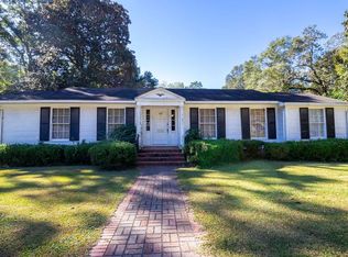 402 W 17th St, Laurel, MS 39440
