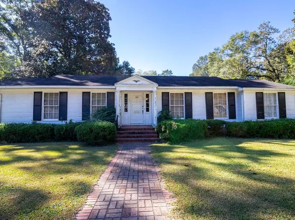 402 W 17th St, Laurel, MS 39440