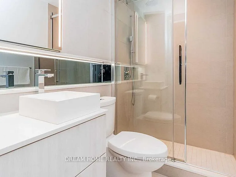 215 Queen St W #505 — Photo 7
