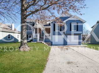 703 S Park Dr, Raymore, MO 64083
