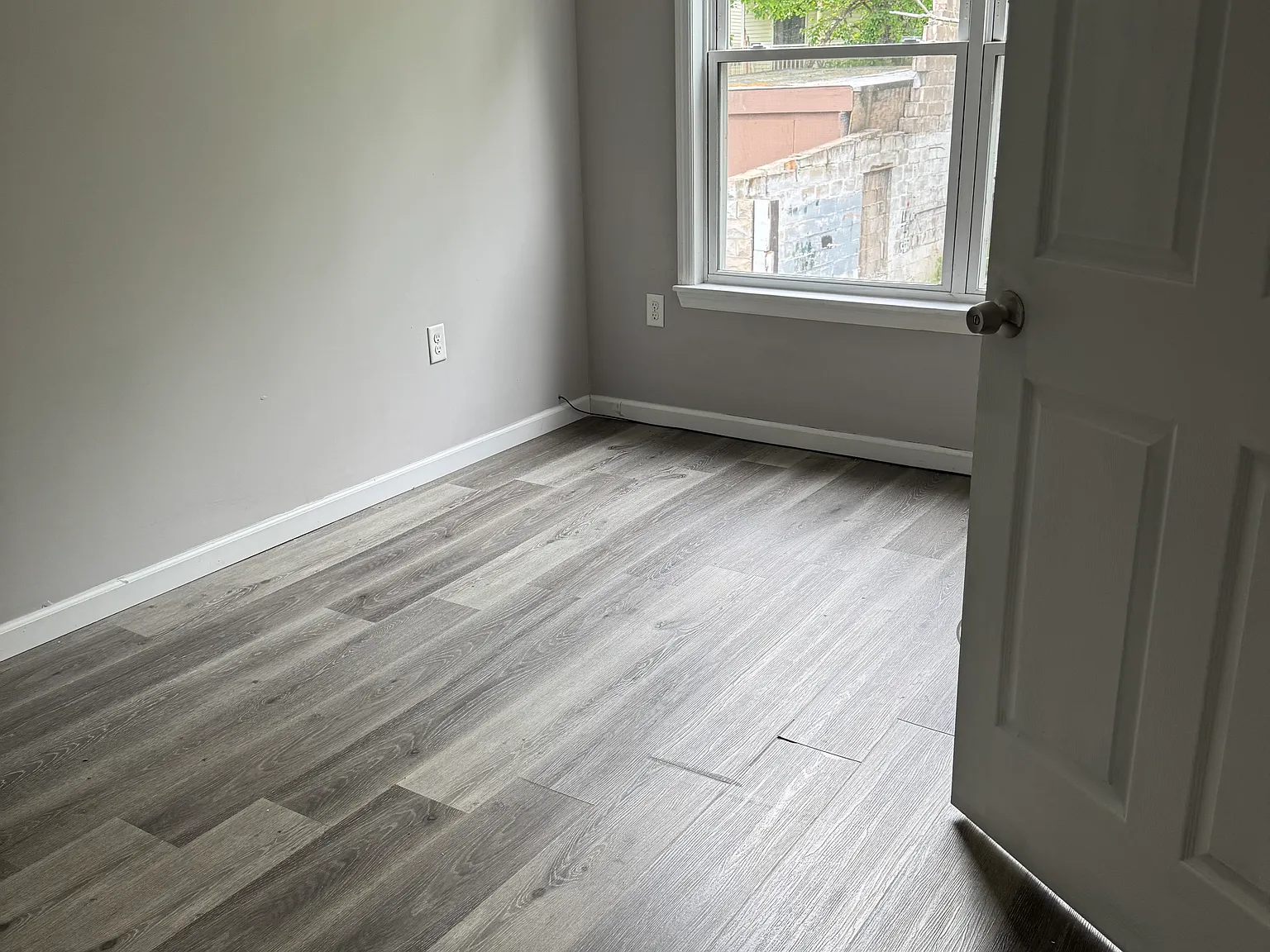 3 bed, 1595 sqft, $2,200 — Photo 2