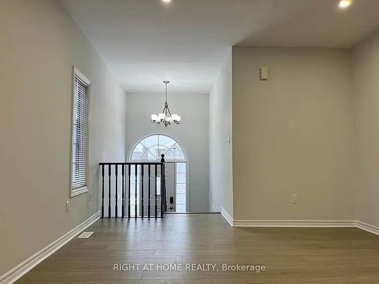 63 Jessica Dr — Photo 15