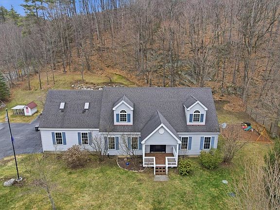 2nd image of 44 Drake Woods Road
