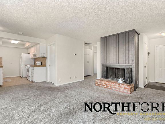 3rd image of 4200 W Wood Acres Ct #2B-2BA-1000SQFT