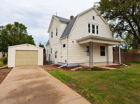 202 5th St, Alma, NE 68920