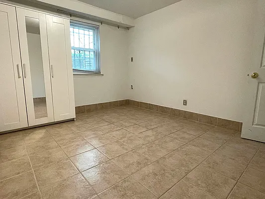 Rented by Amorelli Realty | media 18