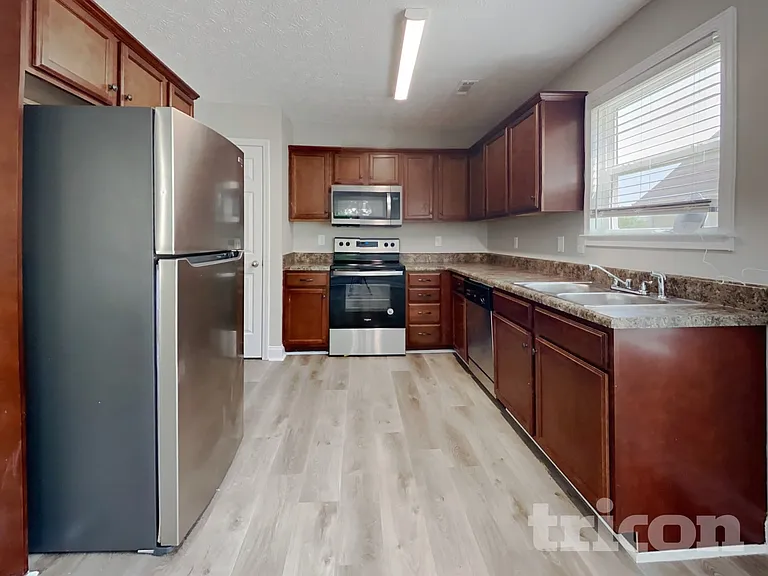 215 Comet Ct — Photo 5