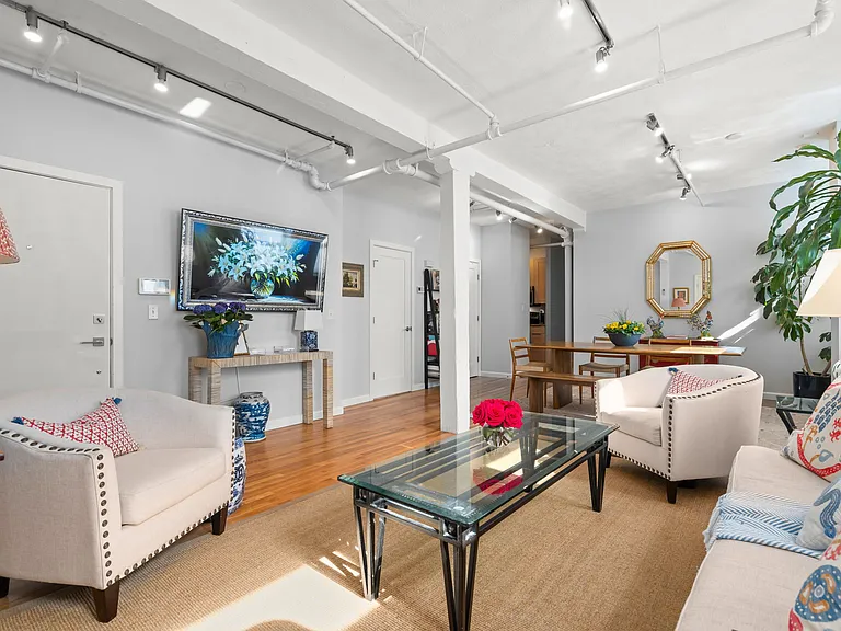 34 Plympton St #1 — Photo 4