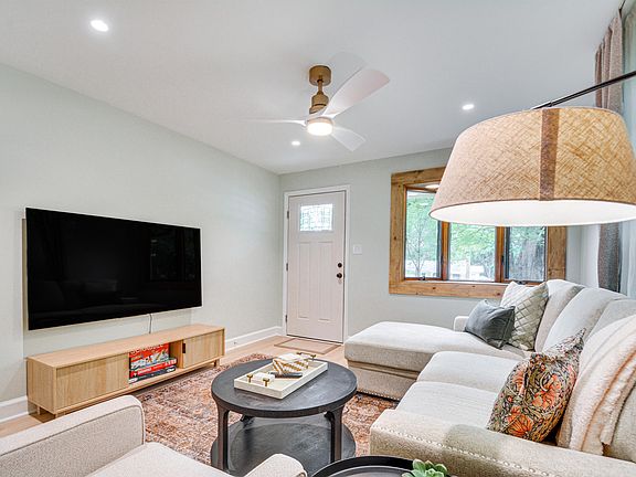 5th image of 8704 Chapel Hill Rd