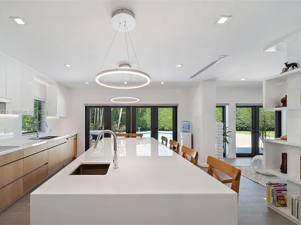 1117 Alfonso Ave, Coral Gables, FL 33146